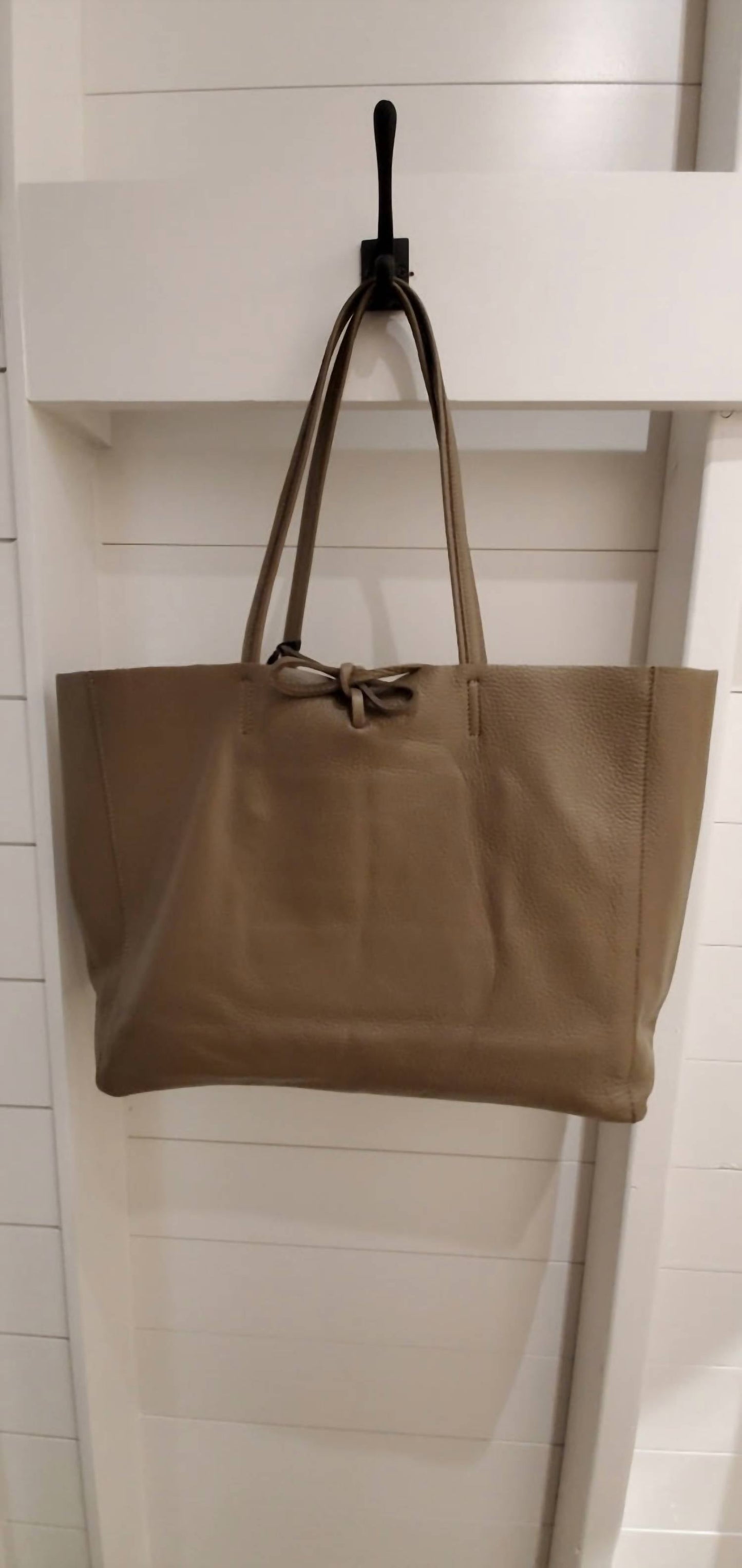 StrapStory - Tote Bag 2685