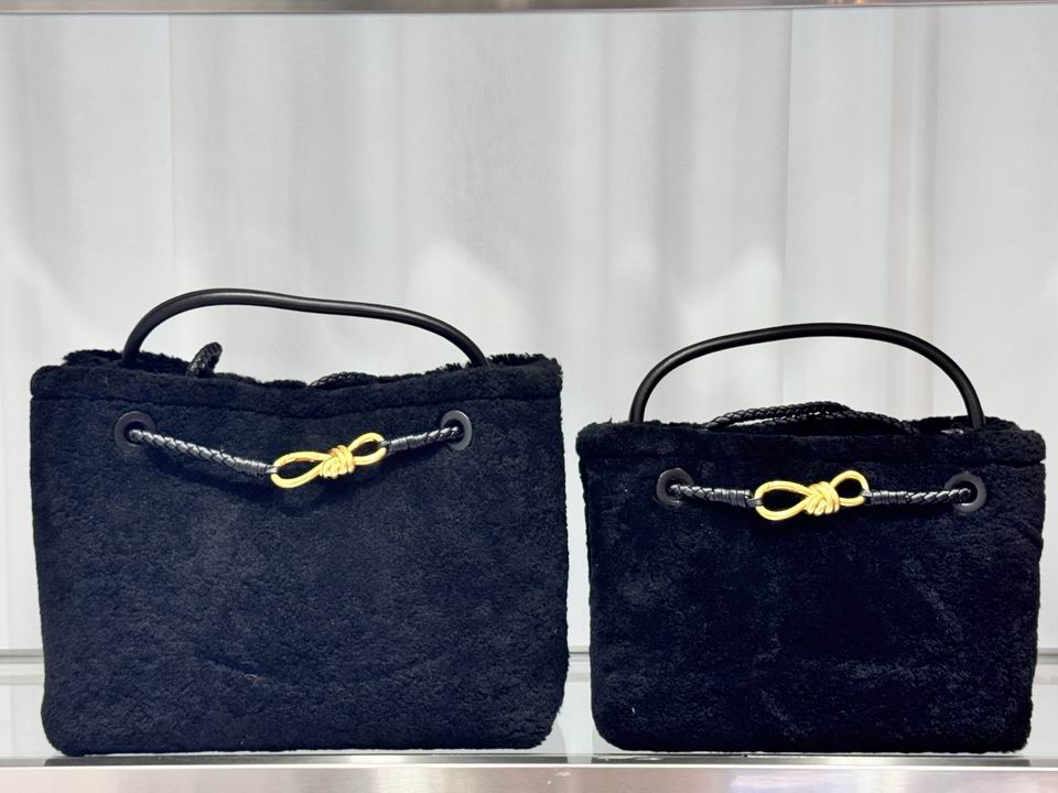 BTVA-Bags - Strap Story - 300