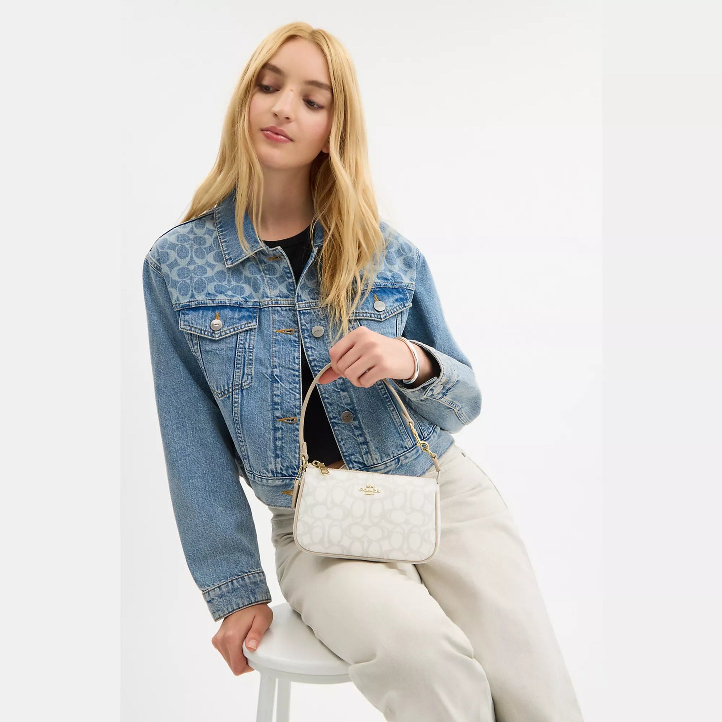 StrapStory - Wristlet 203