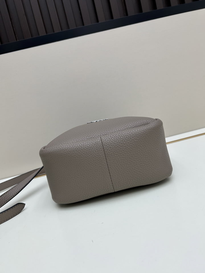 PRD-Bags - Strap Story - 1895