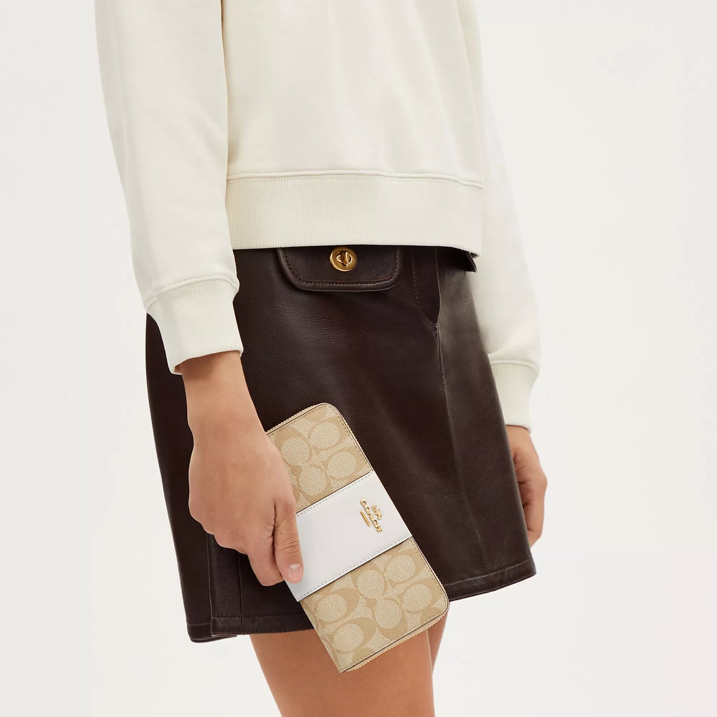 StrapStory - Wristlet 572