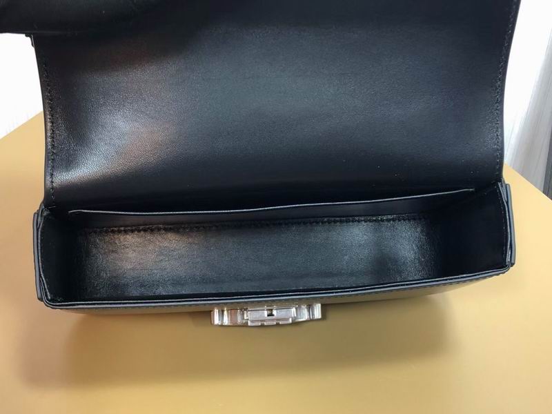 CLNE-Bags - Strap Story - 567