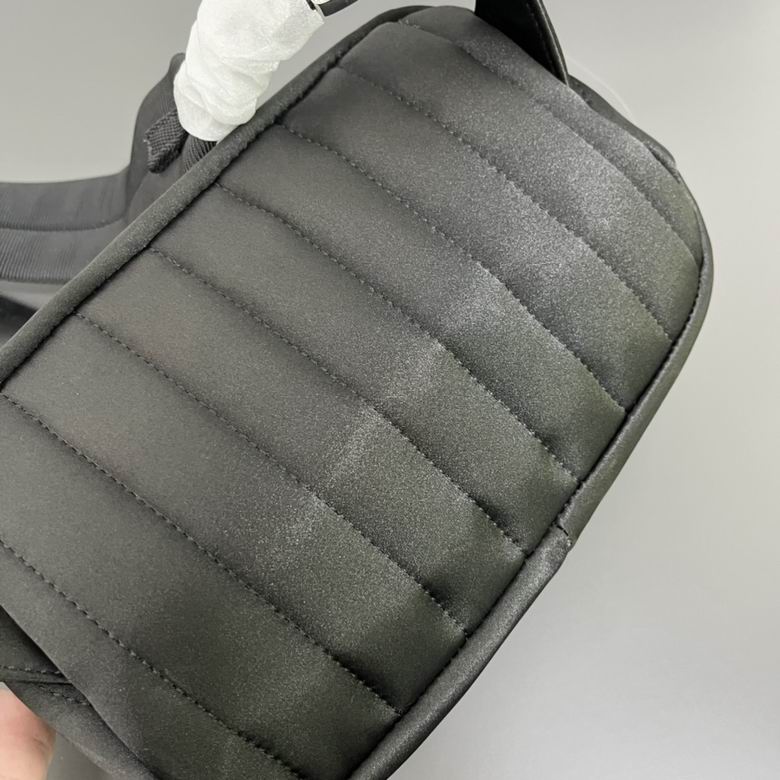 AXWG-Bag - Strap Story - 009