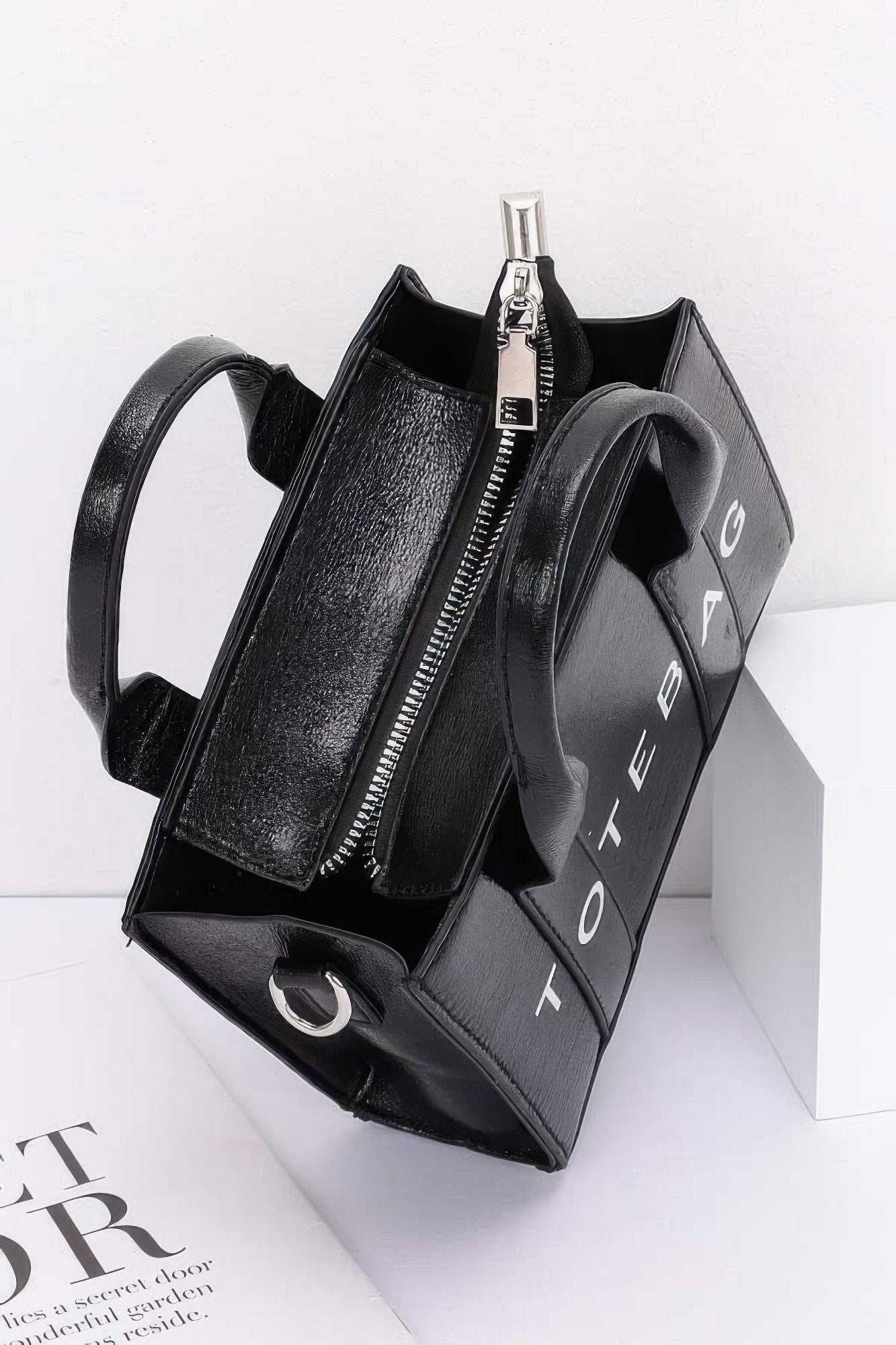 StrapStory - Tote Bag 880