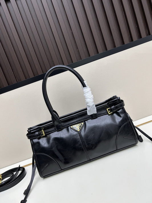 PRD-Bags - Strap Story - 1917