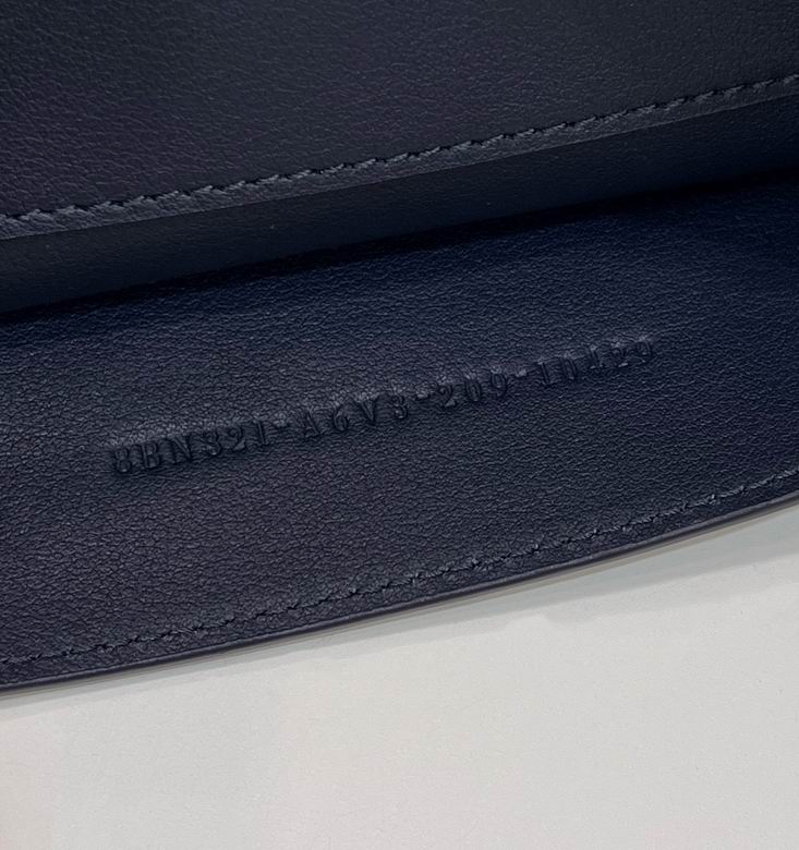 FDNI-Bags - Strap Story - 195