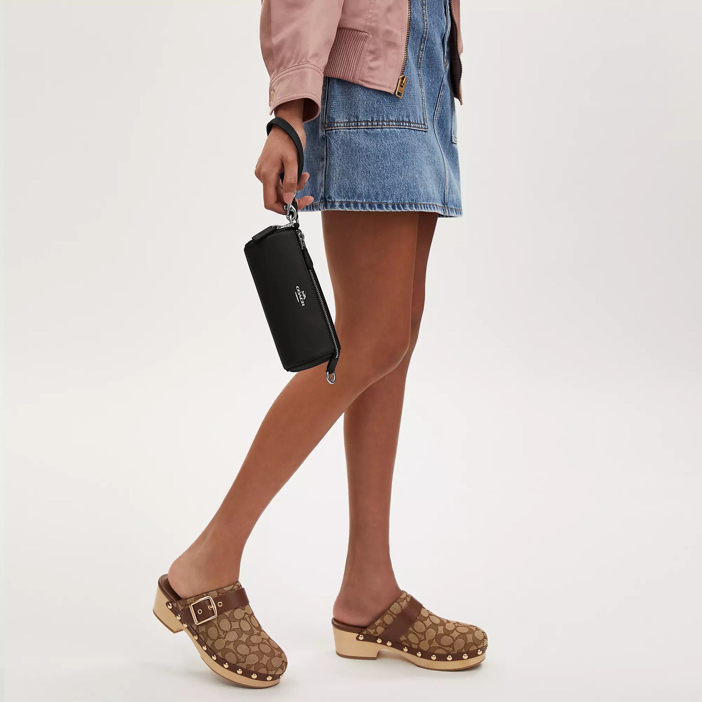 StrapStory - Wristlet 104