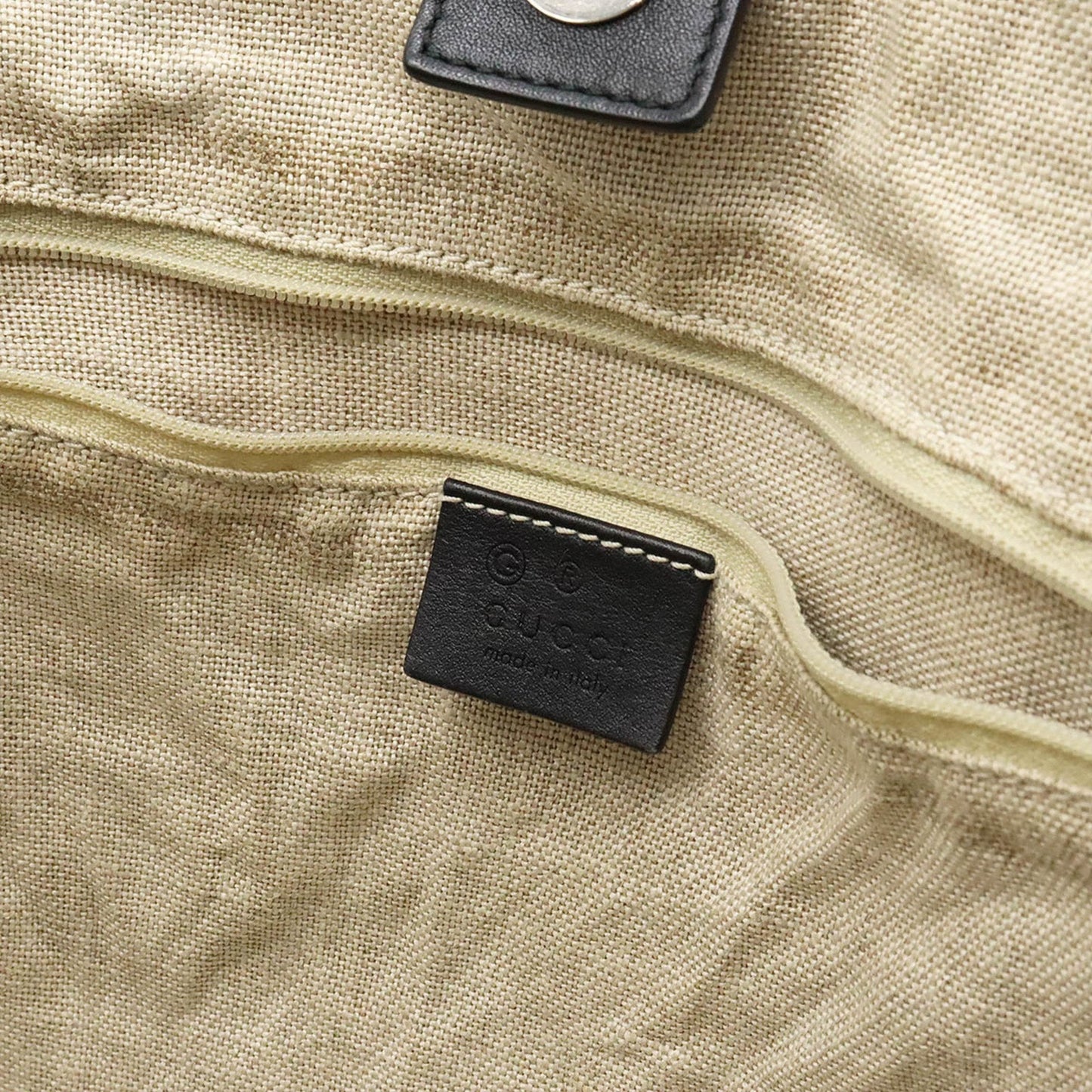 StrapStory - Tote Bag 1025