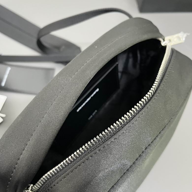 AXWG-Bag - Strap Story - 009