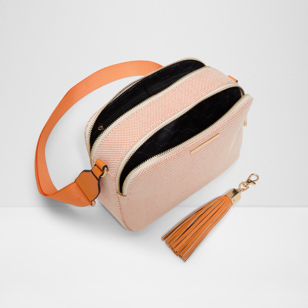 StrapStory - Crossbody 2007