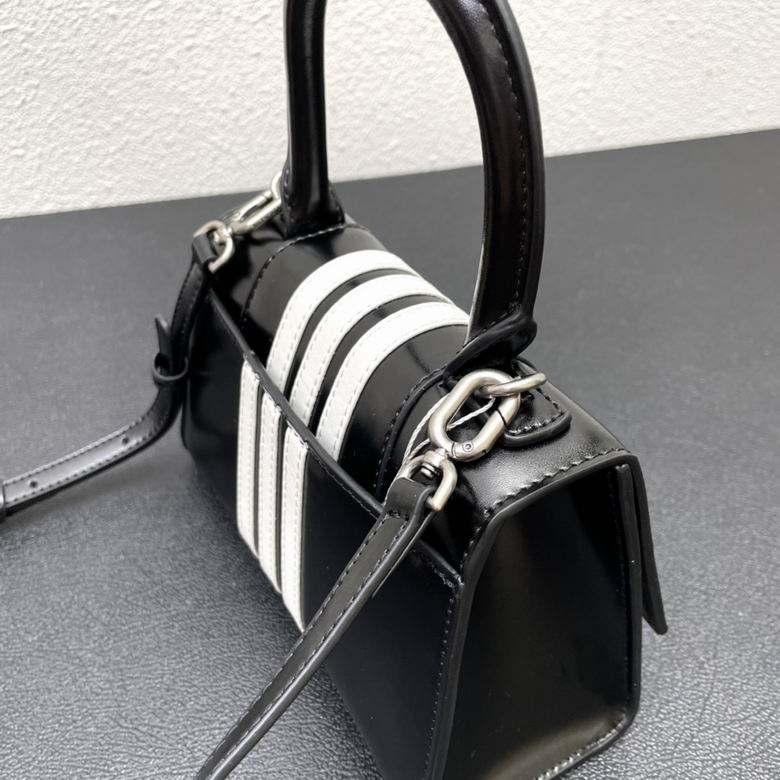 BLGA-Bags - Strap Story - 450
