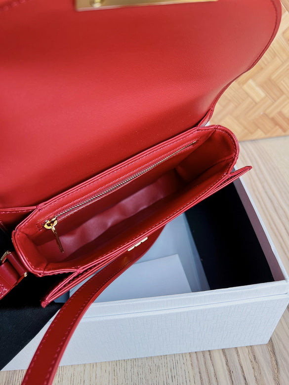 CLNE-Bags - Strap Story - 556
