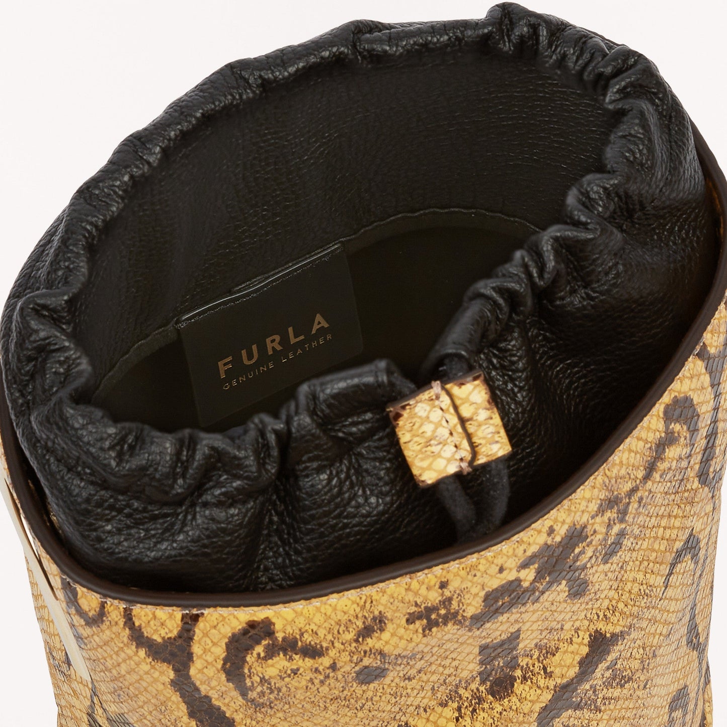 StrapStory - Bucket Bag 132