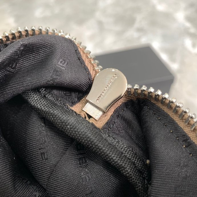 AXWG-Bag - Strap Story - 005
