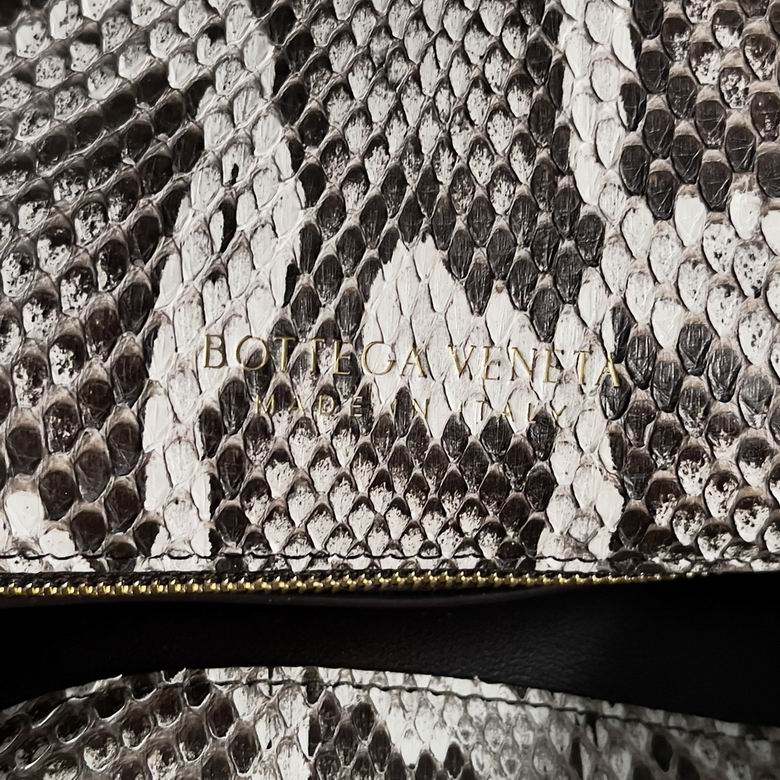 BTVA-Bags - Strap Story - 282