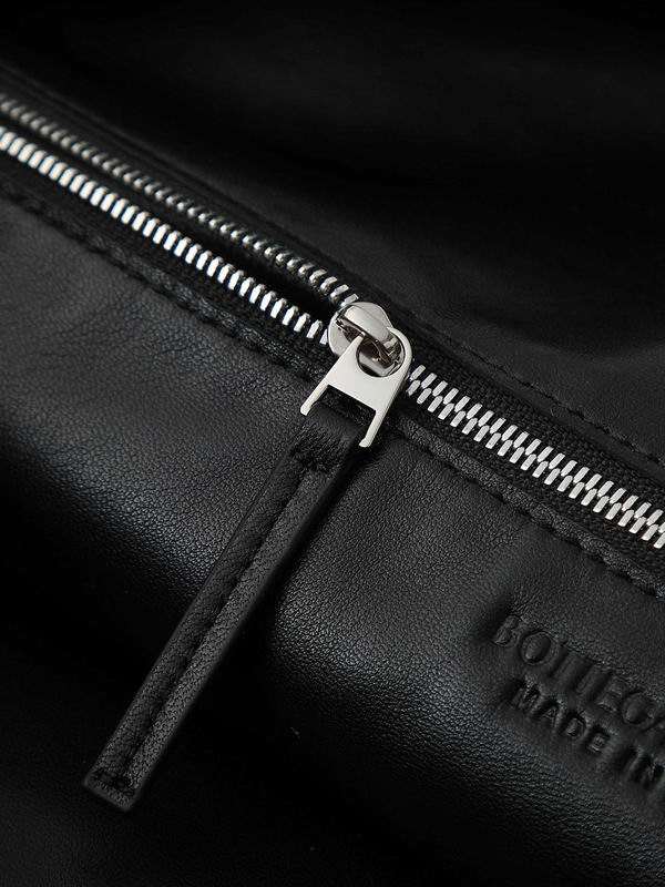 BTVA-Bags - Strap Story - 400