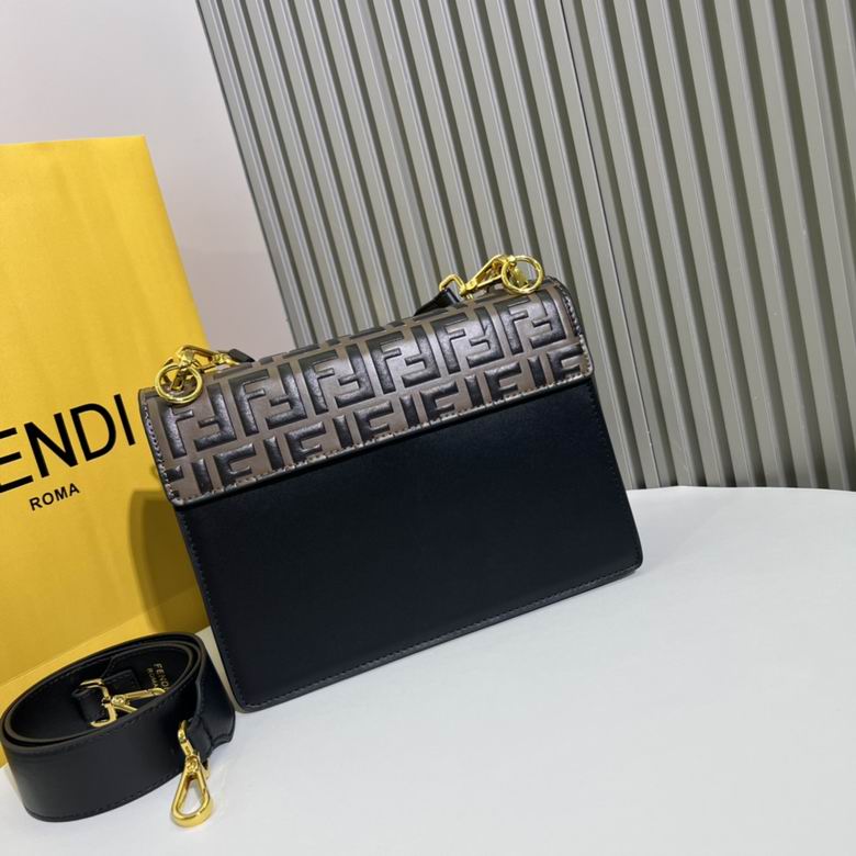 FDNI-Bags - Strap Story - 086