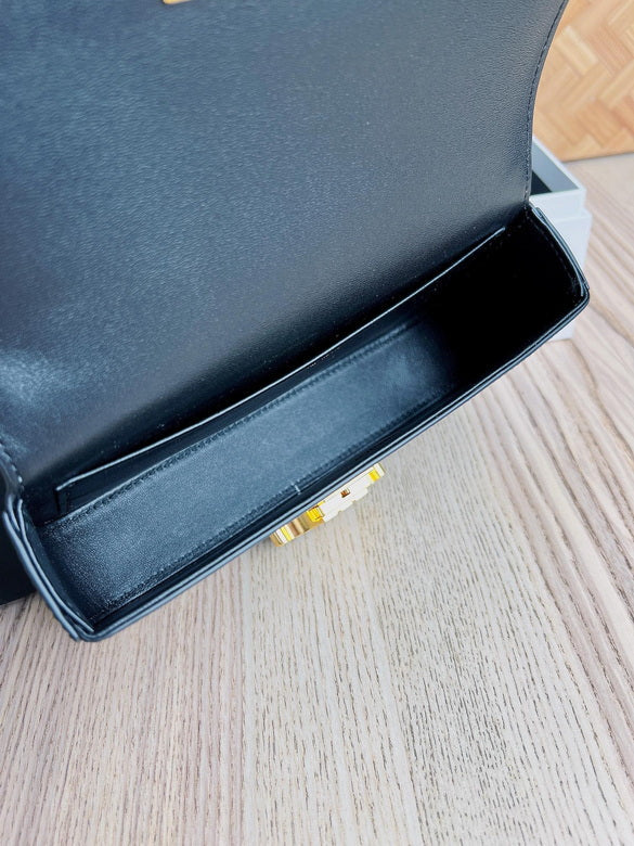 CLNE-Bags - Strap Story - 555