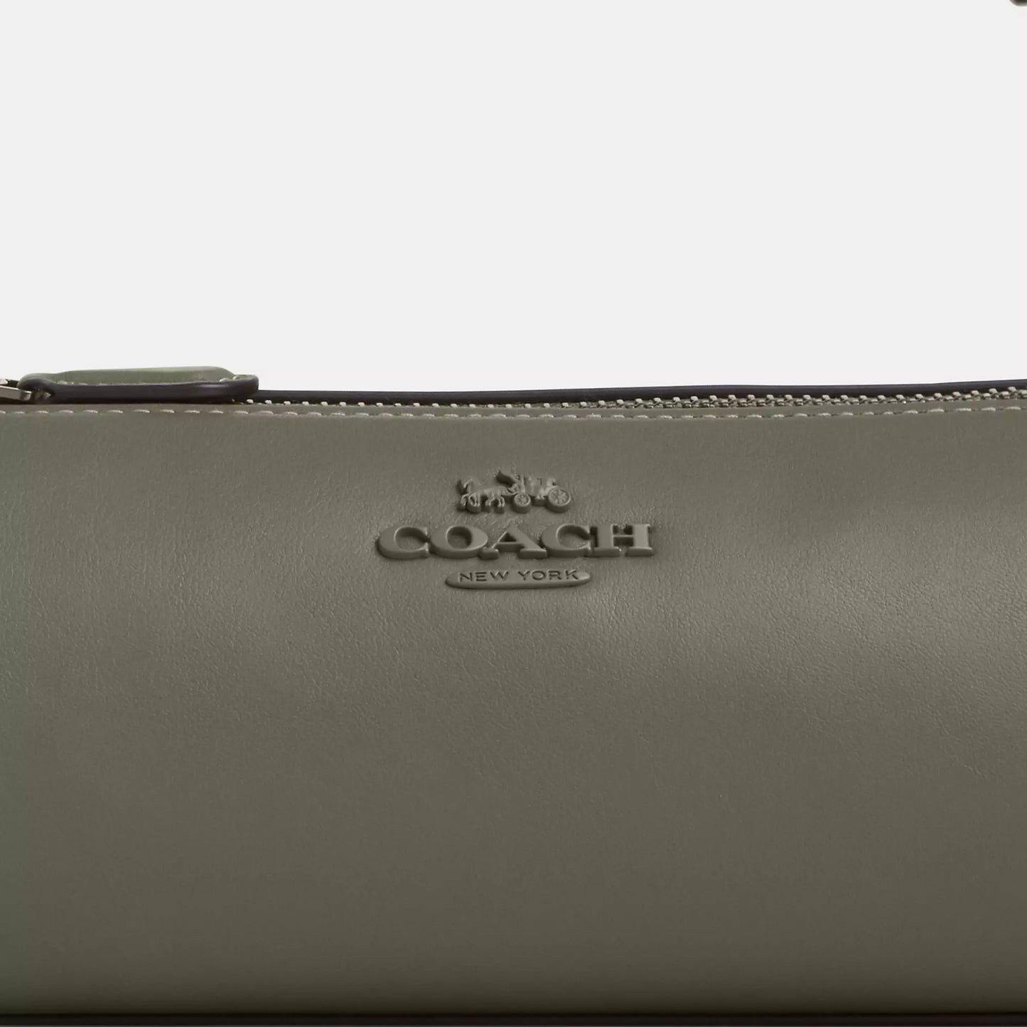 StrapStory - Wristlet 561