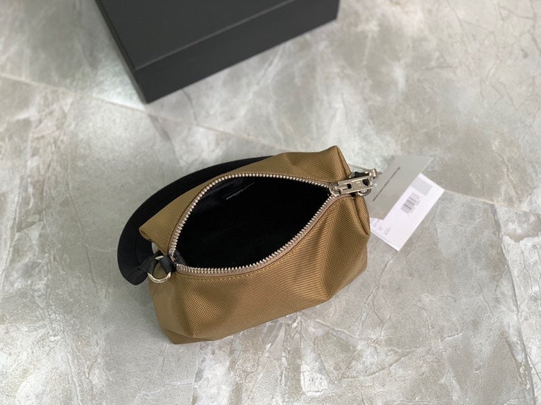 AXWG-Bag - Strap Story - 005