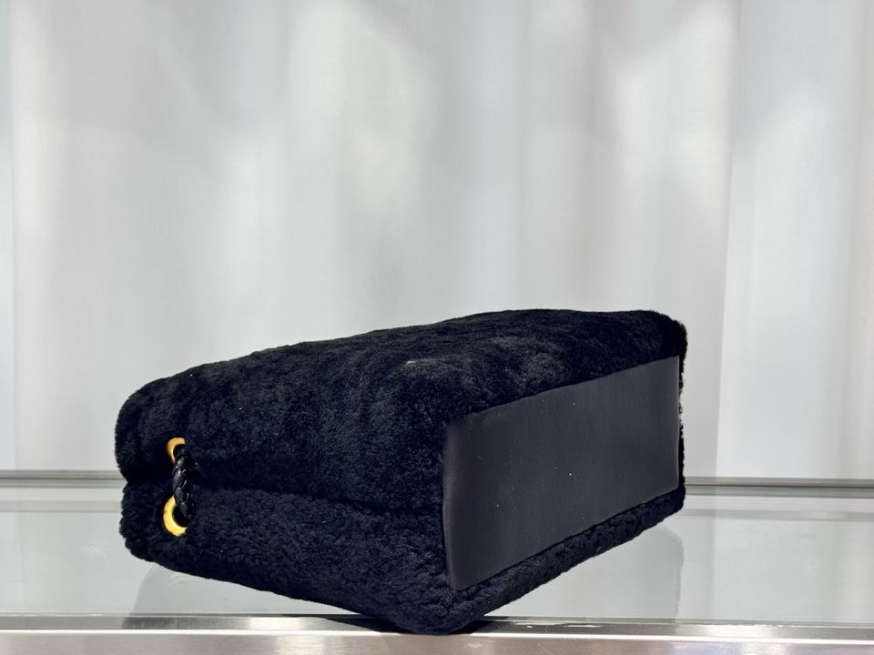 BTVA-Bags - Strap Story - 300