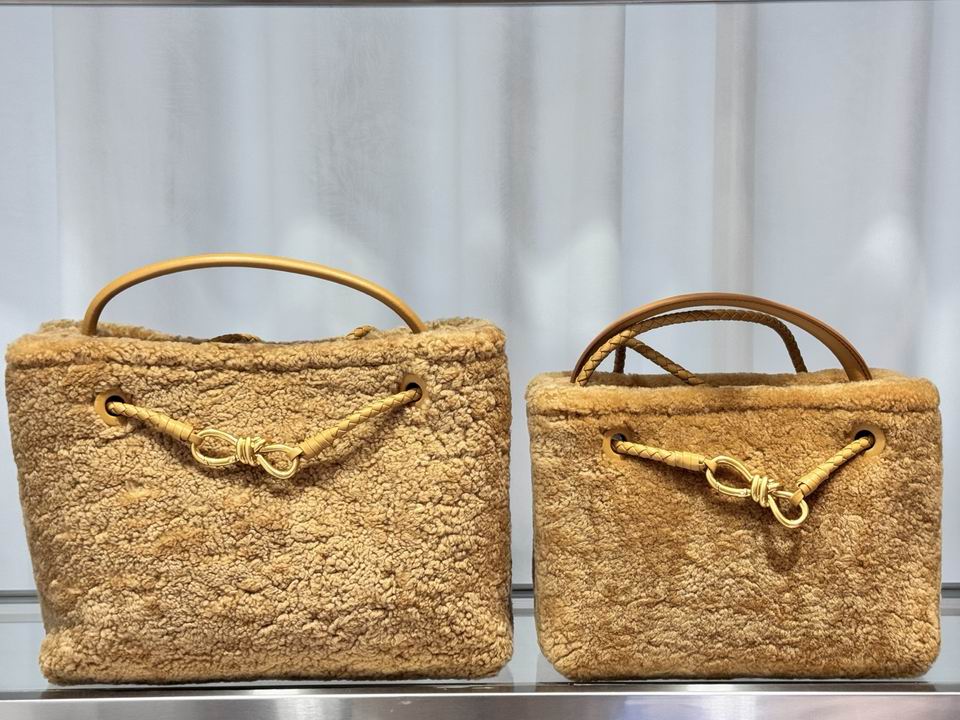 BTVA-Bags - Strap Story - 300