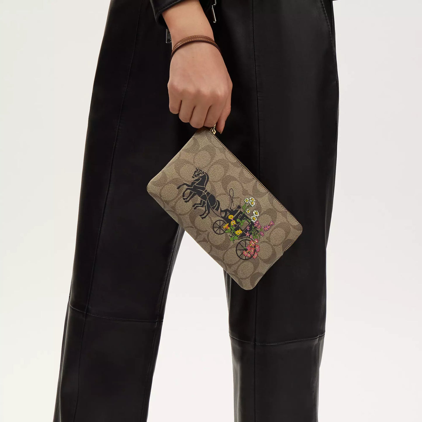 StrapStory - Wristlet 428