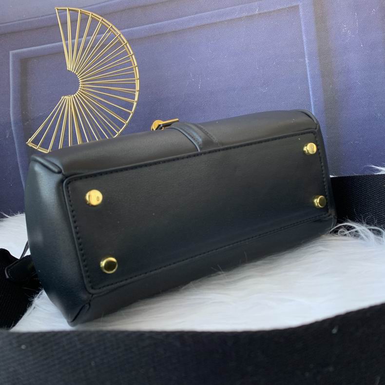 CLNE-Bags - Strap Story - 610