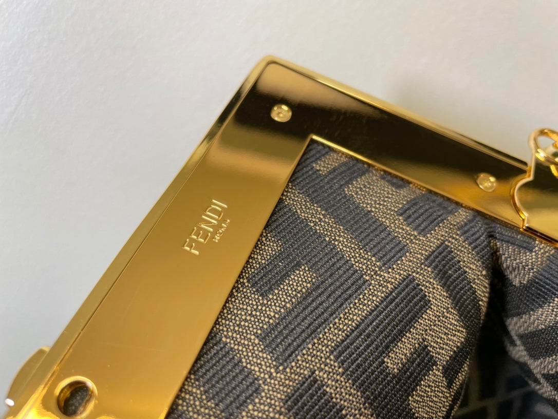 FDNI-Bags - Strap Story - 620