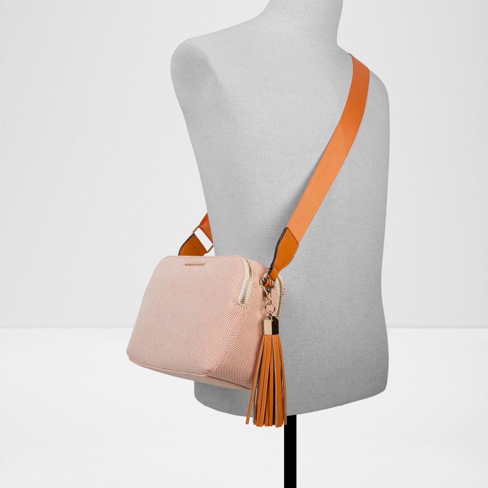 StrapStory - Crossbody 2007