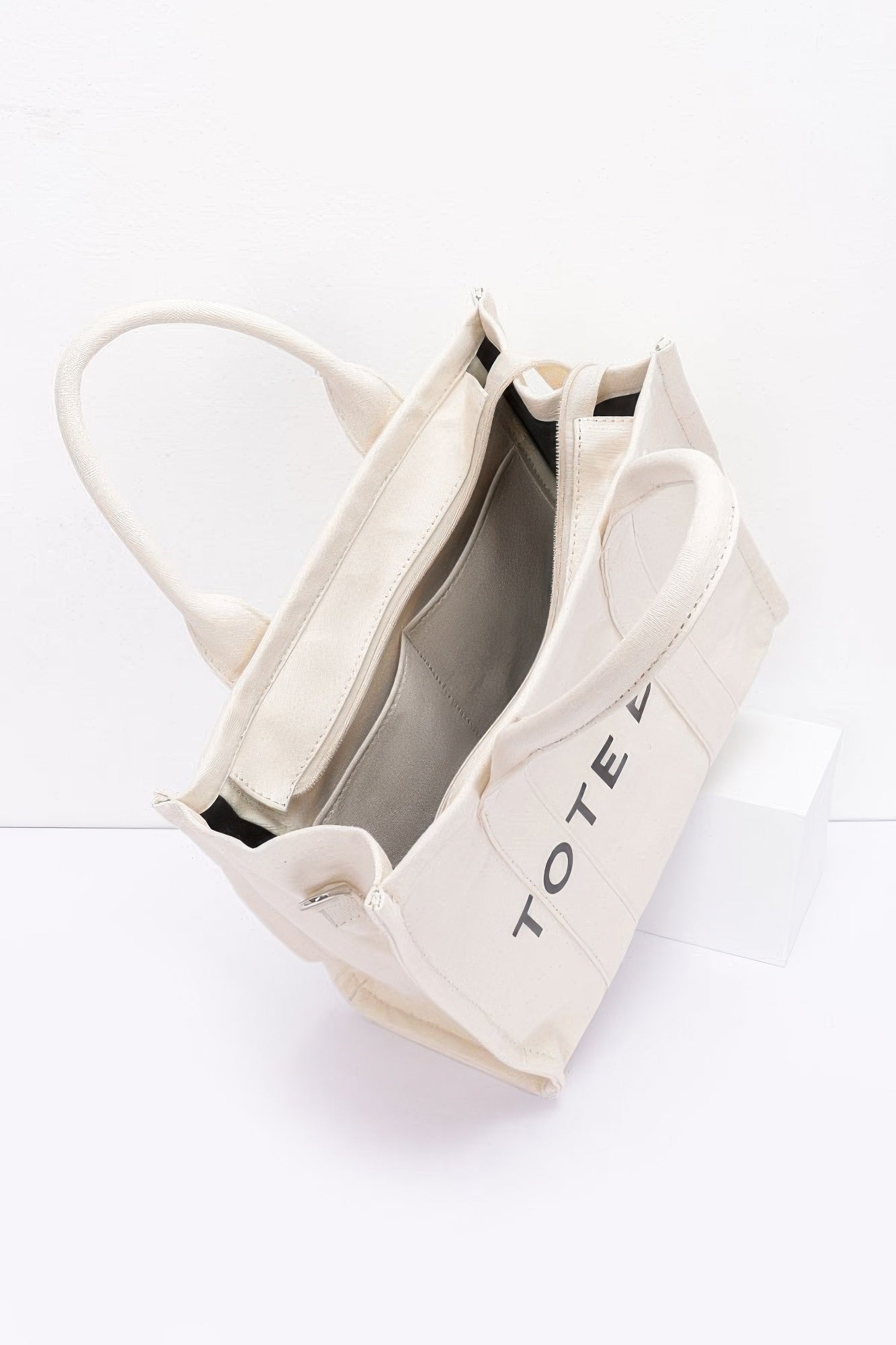 StrapStory - Tote Bag 137