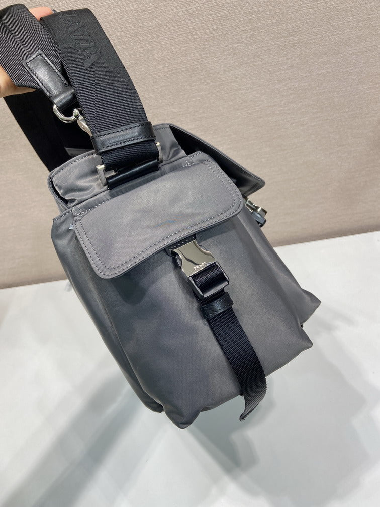 PRD-Bags - Strap Story - 1954