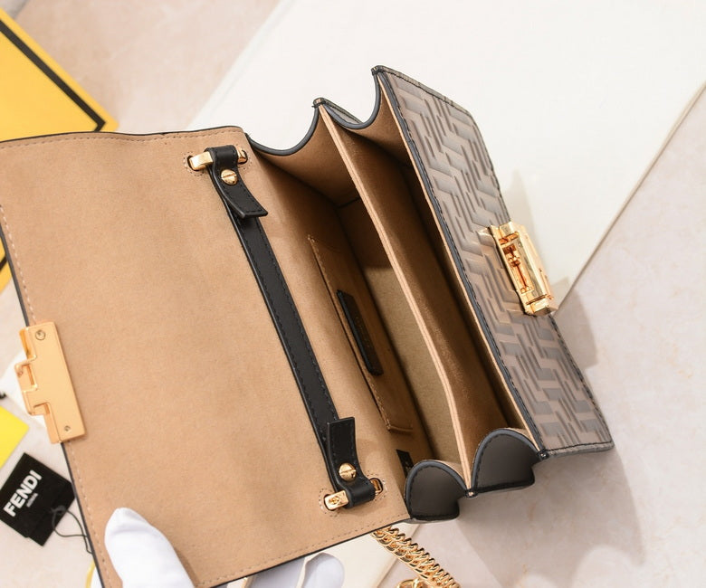 FDNI-Bags - Strap Story - 371