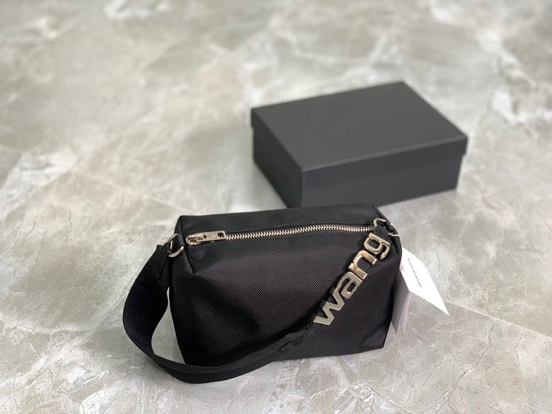 AXWG-Bag - Strap Story - 005