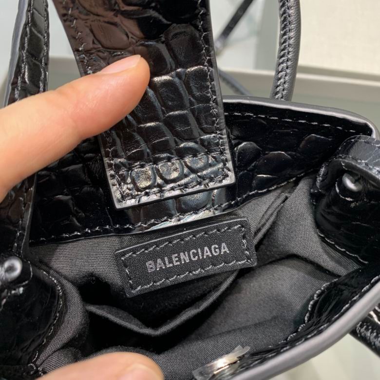 BLGA-Bags - Strap Story - 220