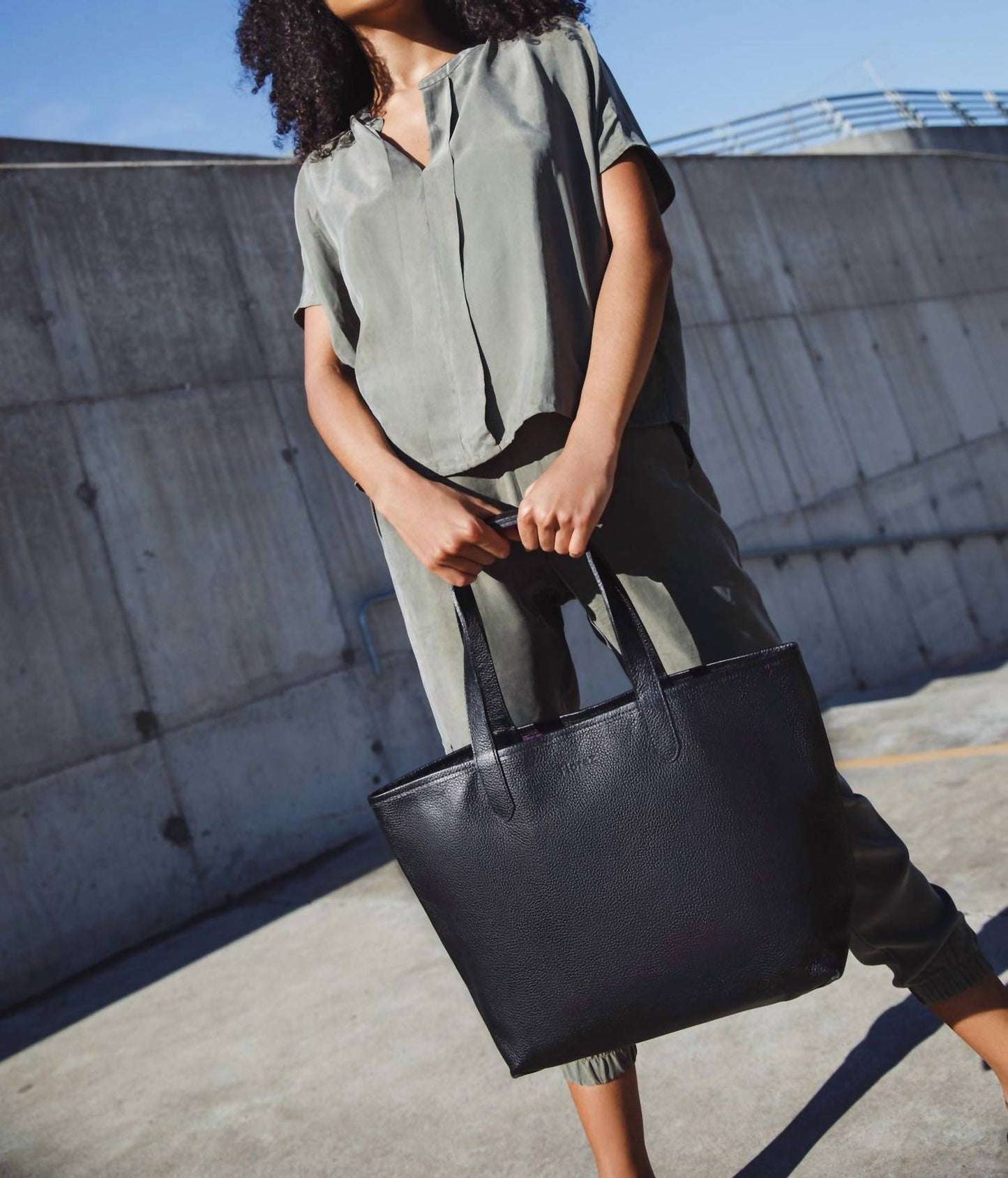 StrapStory - Tote Bag 2144