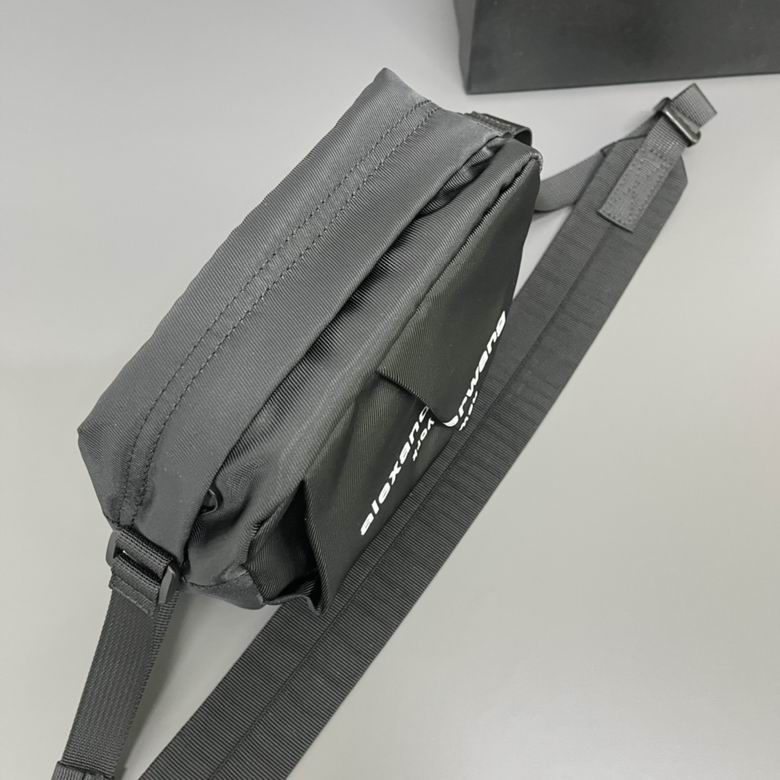 AXWG-Bag - Strap Story - 011
