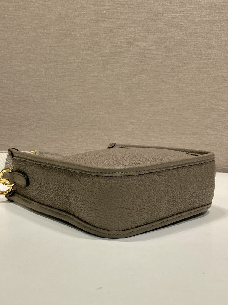 PRD-Bags - Strap Story - 1933