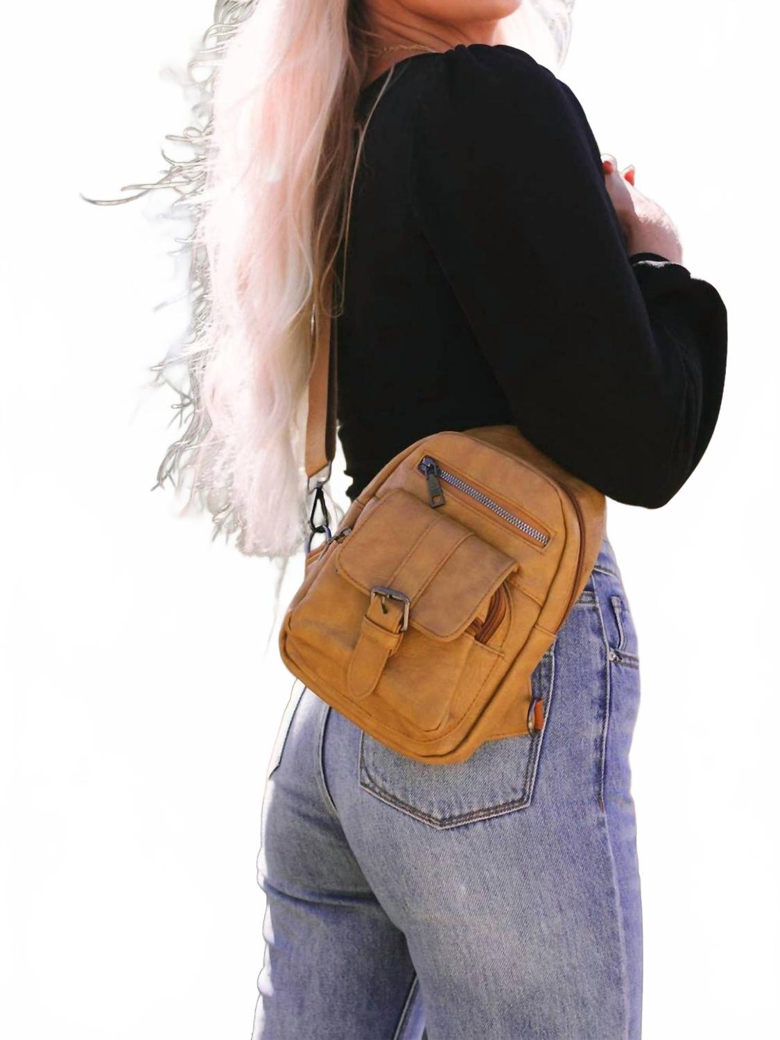 StrapStory - Crossbody 1989