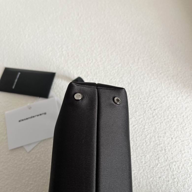 AXWG-Bag - Strap Story - 013