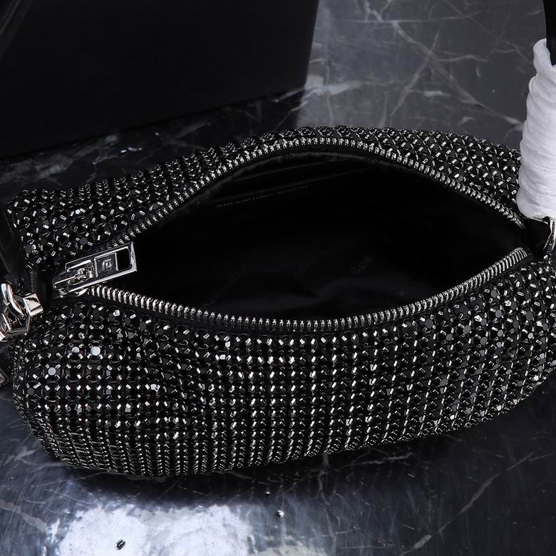 AXWG-Bag - Strap Story - 003