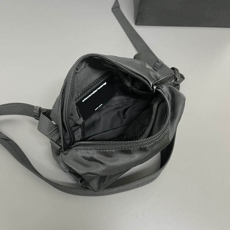 AXWG-Bag - Strap Story - 011