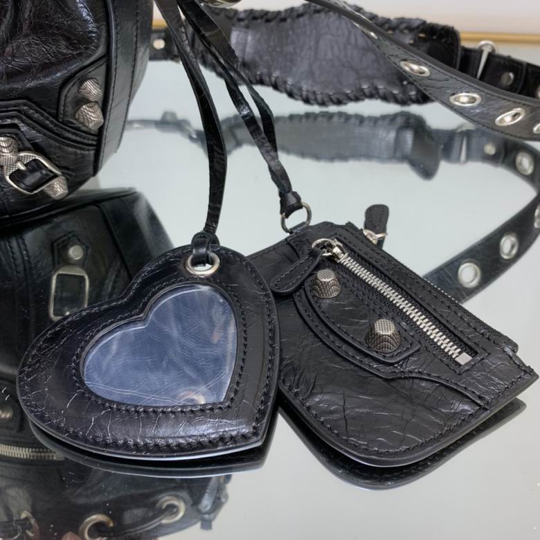 BLGA-Bags - Strap Story - 040