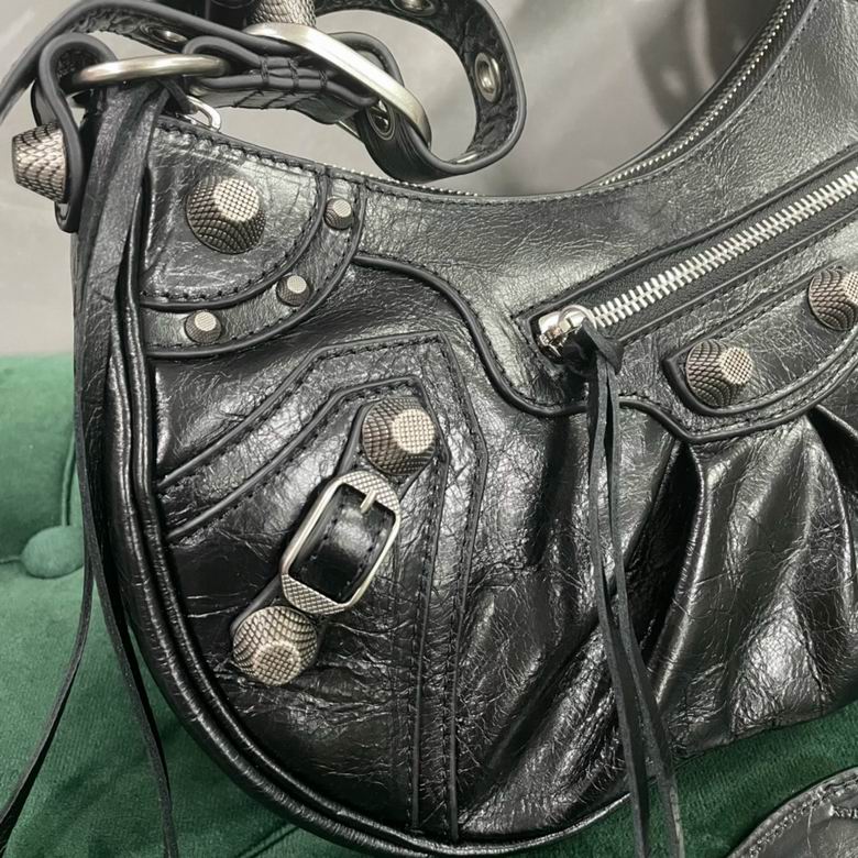 BLGA-Bags - Strap Story - 640