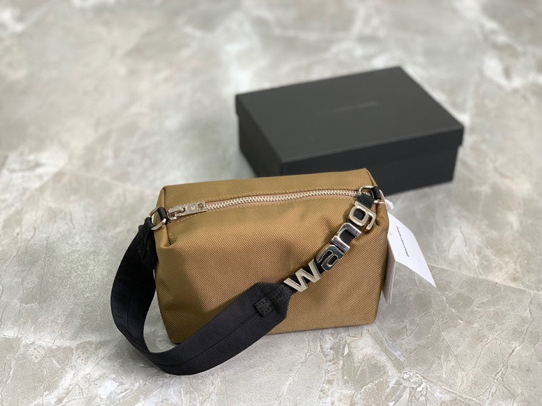 AXWG-Bag - Strap Story - 005