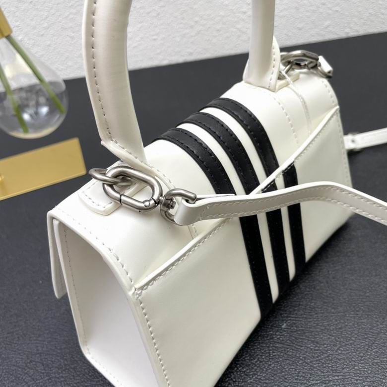 BLGA-Bags - Strap Story - 450