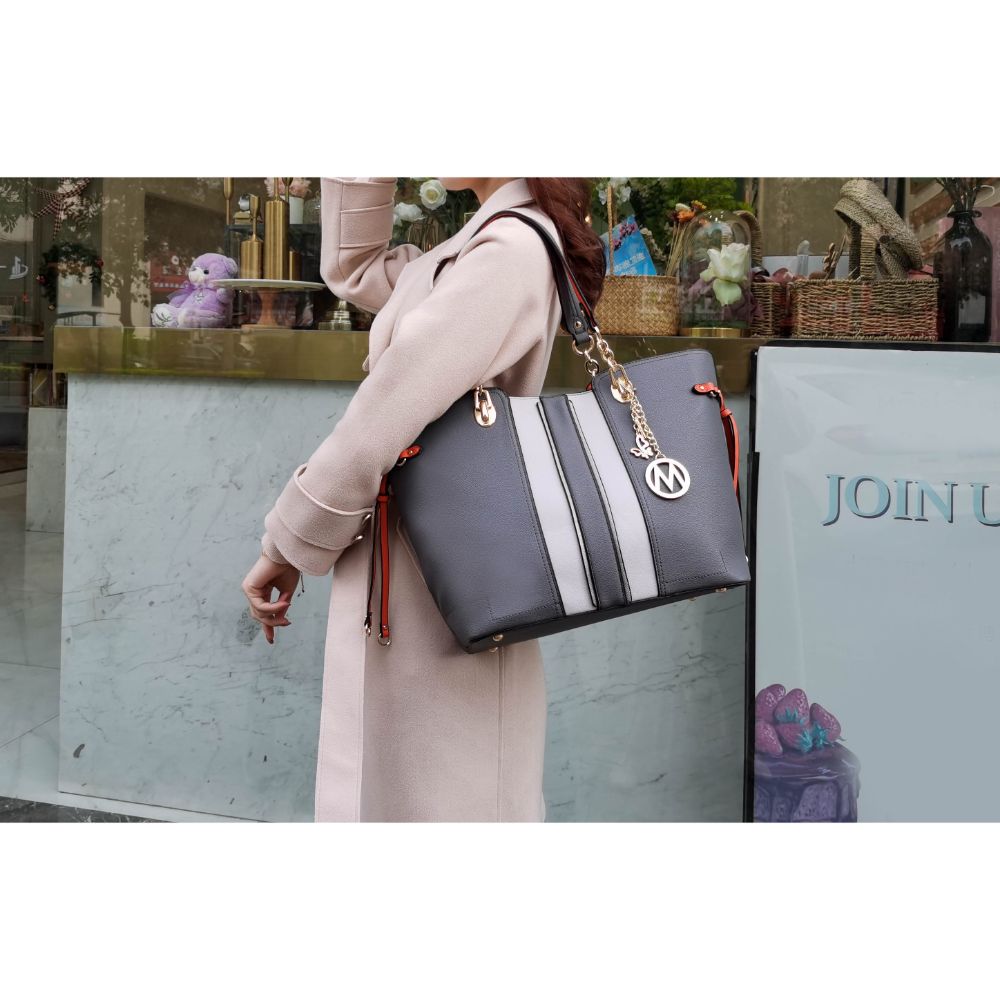 StrapStory - Tote Bag 758