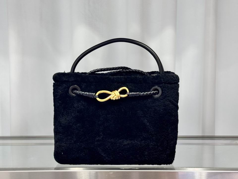 BTVA-Bags - Strap Story - 300