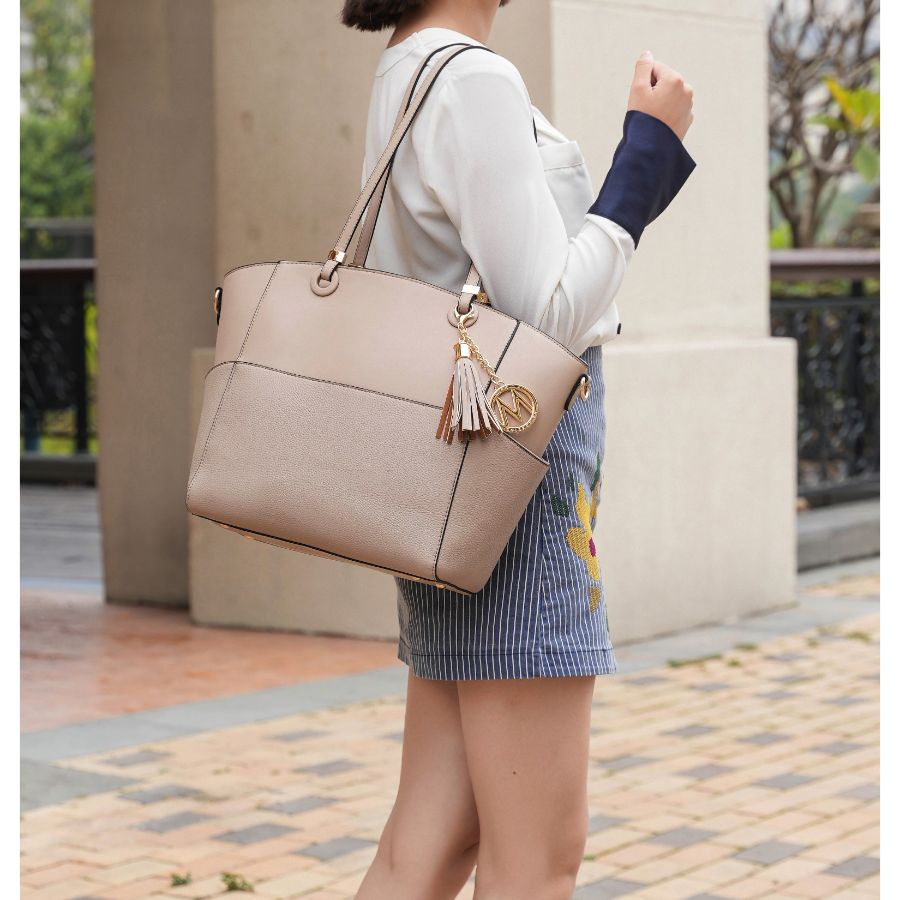 StrapStory - Tote Bag 929