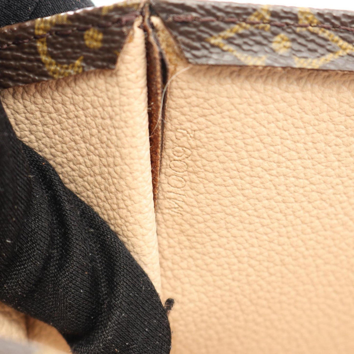 StrapStory - Tote Bag 3877